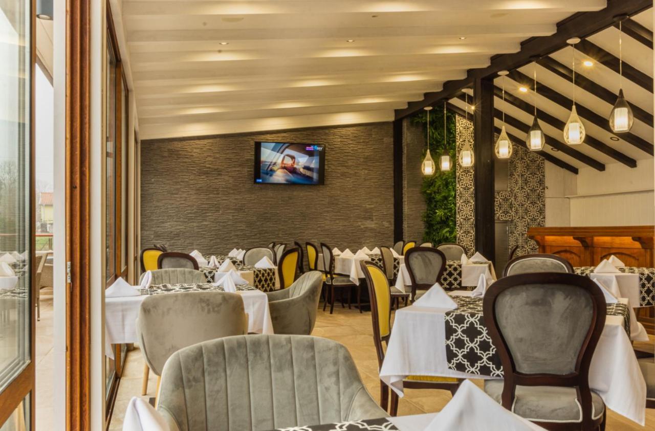 Vemara City Boutique Hotel-Free Parking Varna ภายนอก รูปภาพ