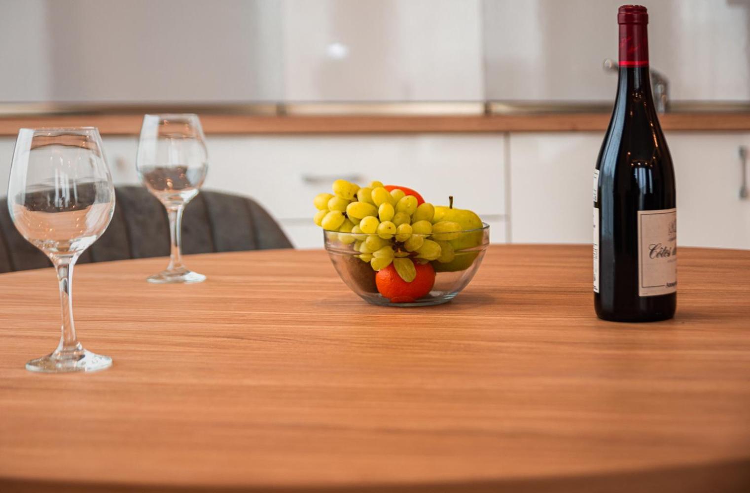 Vemara City Boutique Hotel-Free Parking Varna ภายนอก รูปภาพ
