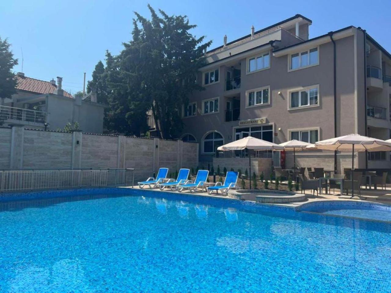 Vemara City Boutique Hotel-Free Parking Varna ภายนอก รูปภาพ